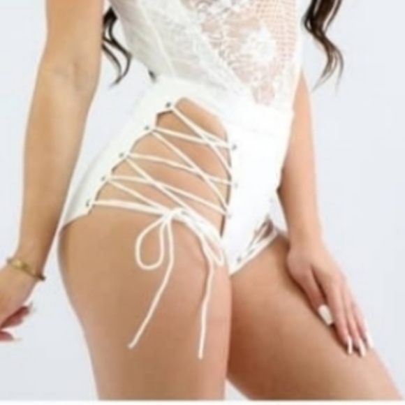 New Shorts Super Sexy (can be M-L adjustable) - Picture 1 of 4